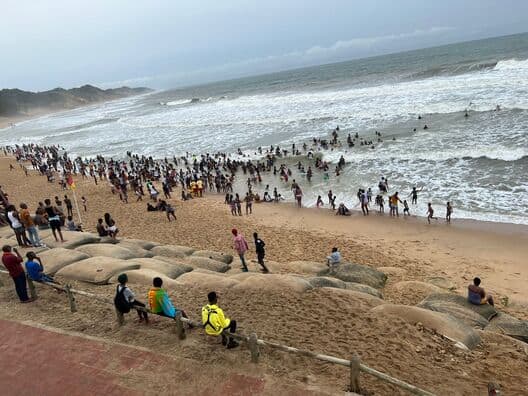 WATCH: uMhlathuze mayor urges residents to heed beach safety warnings